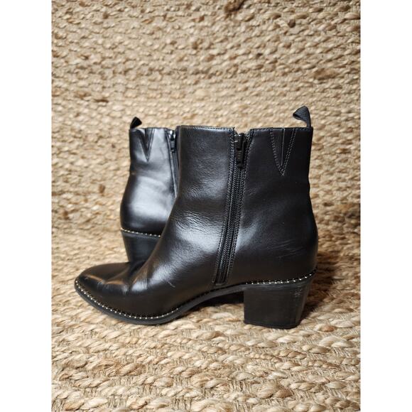 Deltan Womens Black Leather Ankle Boots Shoes 9.5 M Zip-Up Biker - Picture 6 of 11